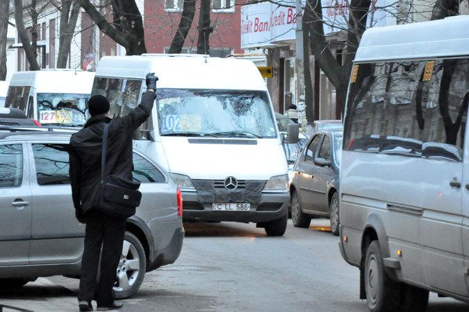 Мэрия Кишинева запретила еще два маршрута микроавтобусов