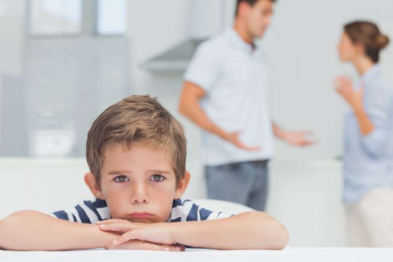 Cum ajutăm băieții să treacă peste divorțul părinților. Interviu cu specialistul Tatiana Cozman