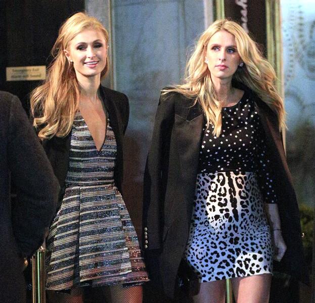 Беременная Ники Хилтон вышла в свет в откровенном мини и на шпильках