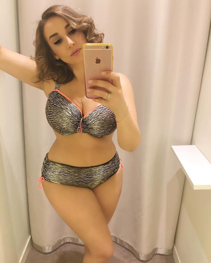 Anfisa Cehova a pozat in costum de baie si le-a transmis un mesaj ironic internautilor!