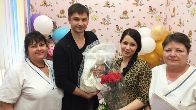 Irina Tarasiuc a fost externată din maternitate! Primele imagini cu micuțul Serghei