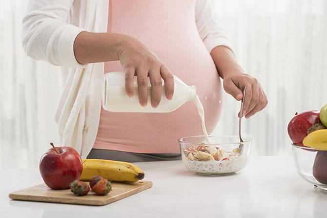 Regulile de alimentare în timpul sarcinii și după naștere. Interviu cu specialistul Angela Cazacova