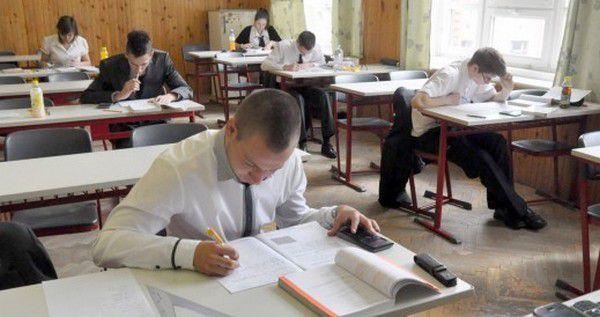 Министерство просвещения: Камеры на экзаменах никто не отменял