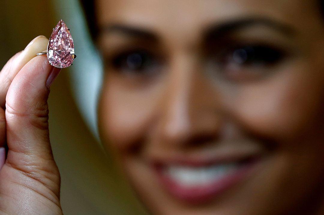 В Женеве продан самый дорогой розовый бриллиант