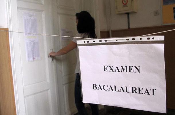 Более 450 кандидатов на степень бакалавра получили десятку по экзамену по иностранному языку