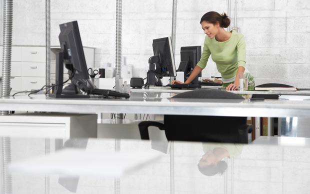 Высокие офисные столы способны перевернуть жизнь работников