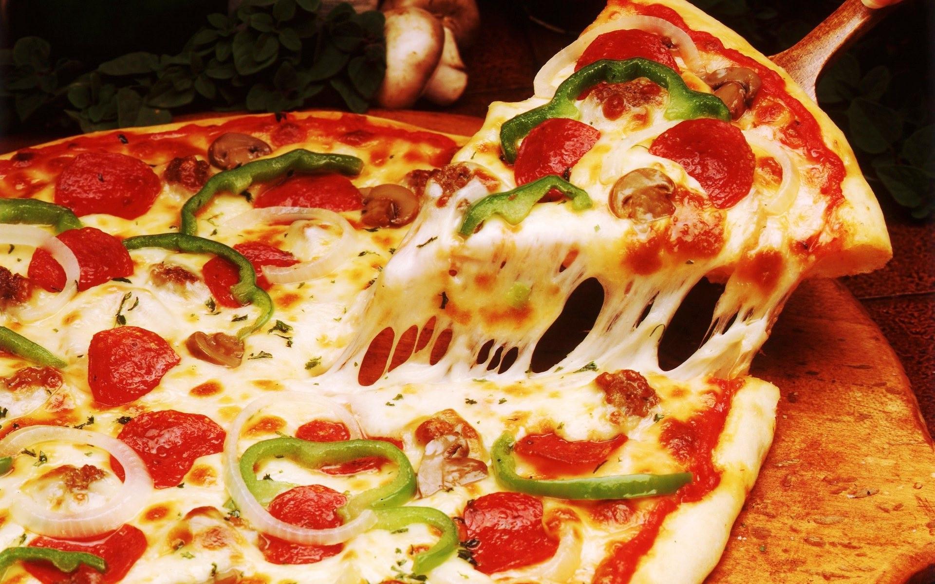 Суд разрешил итальянцу выплачивать алименты пиццей