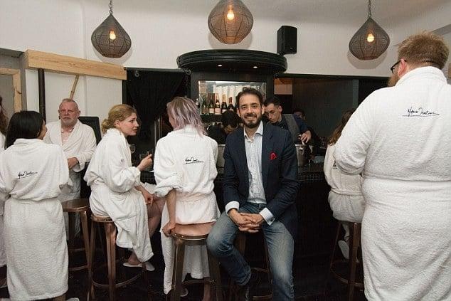 В Лондоне открылся первый ресторан для голых