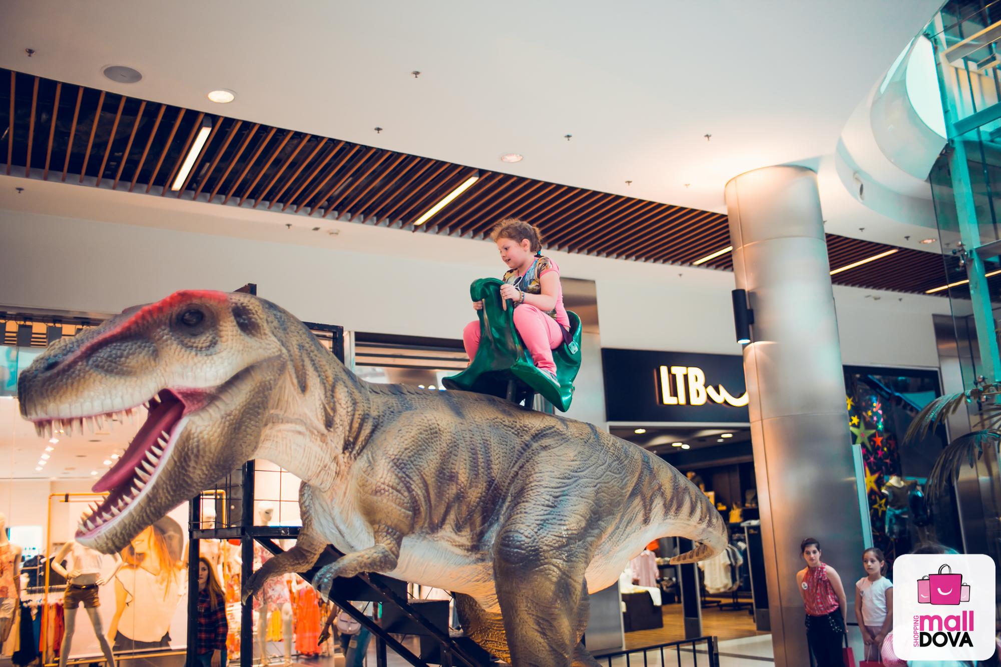 «Титанозавр» - самый большой динозавр в мире
