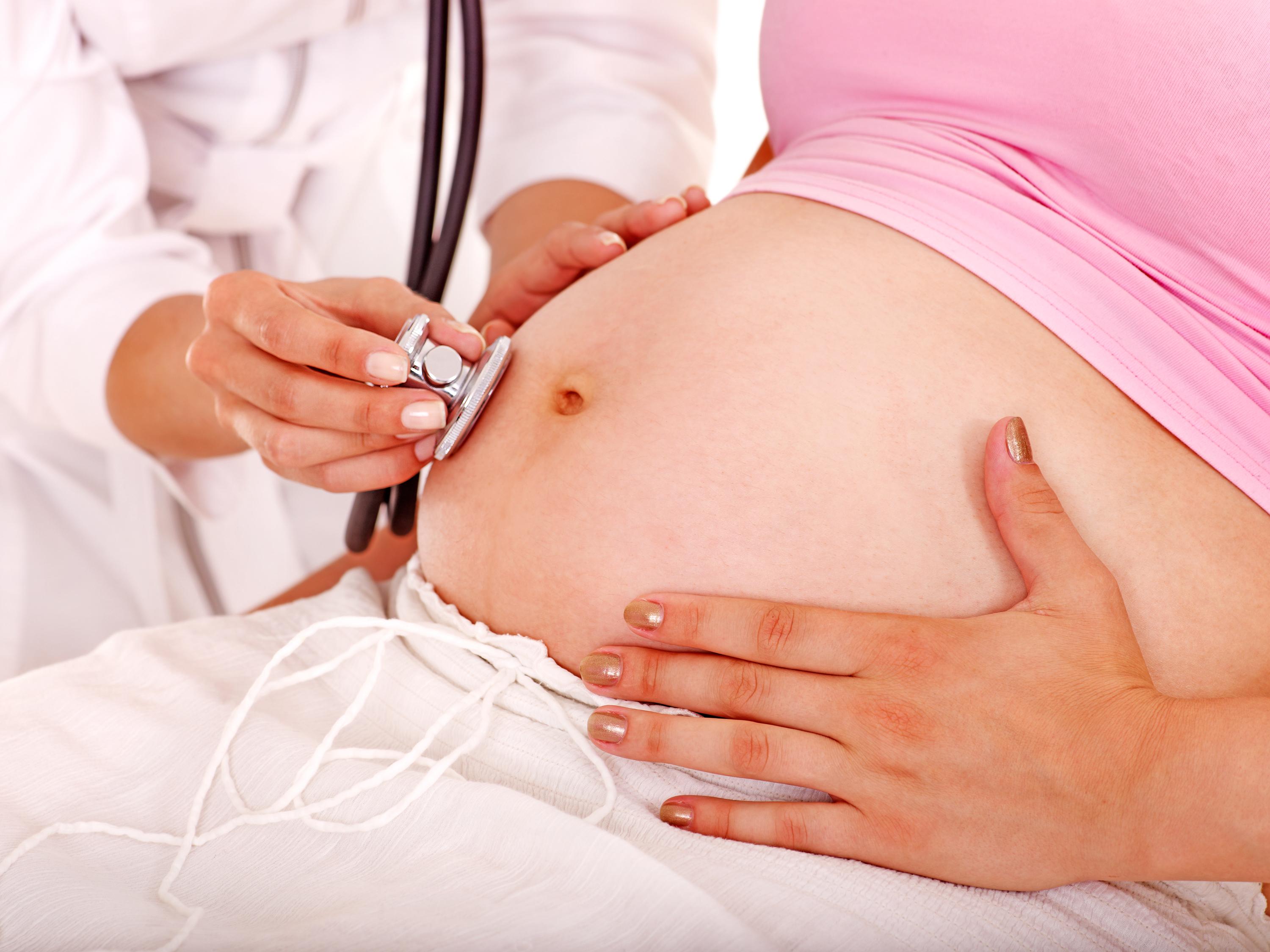 Прием фолиевой кислоты во время беременности снижает риск ожирения у ребенка