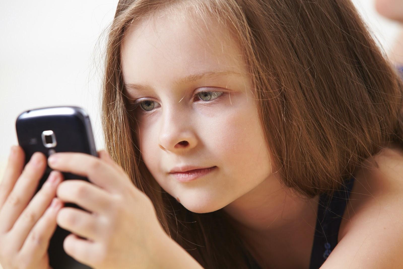 Все больше детей пользуются услугами "Телефон ребенка"