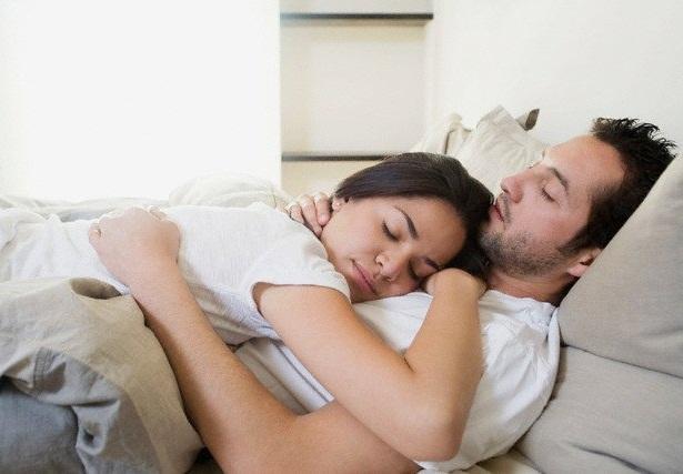 Чтобы брак был счастливым, нужно высыпаться, говорят ученые