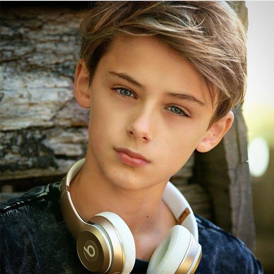Австралийского школьника признали самым красивым мальчиком в мире