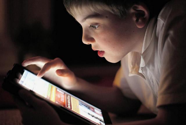 Internetul și copiii: Sfaturi pentru părinți