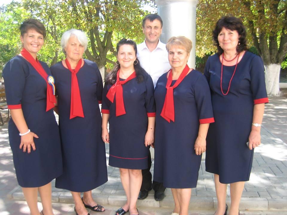 В одном из молдавских лицеев учителя носят униформу