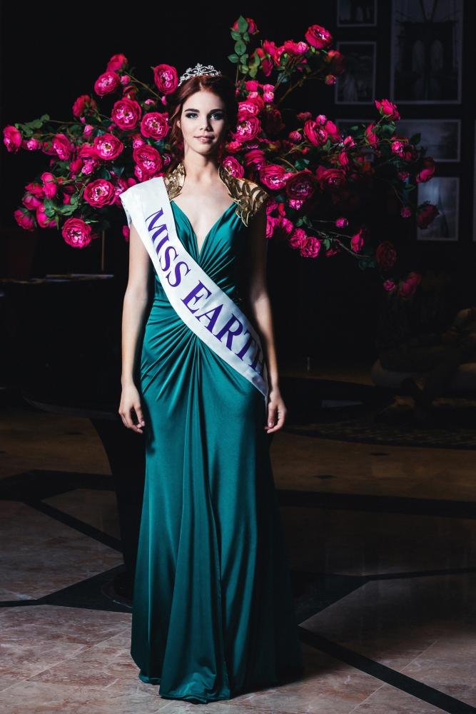 O fată de 18 ani ne va reprezenta țara la Miss Earth 2016
