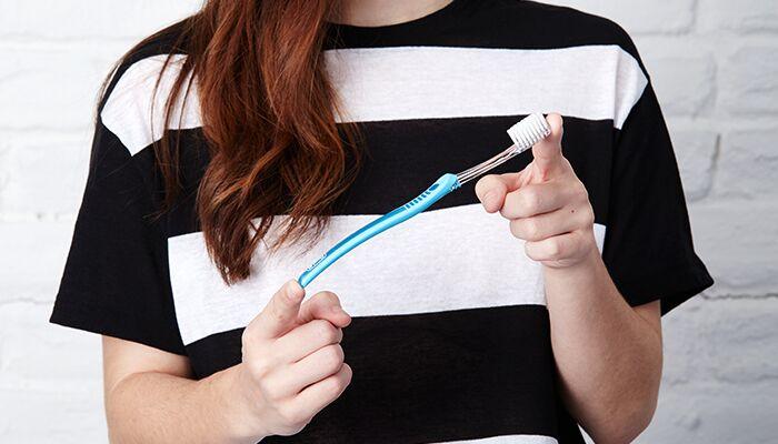 Cum vă pot ajuta periuța și pasta de dinți să sporiți frumusețea… corpului