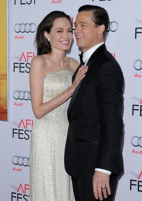 После объявления о разводе Анджелина Джоли сблизилась с Джонни Деппом