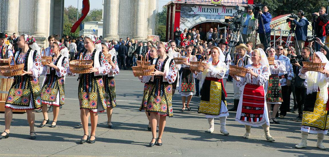 Движение транспорта в центре Кишинева ограничат в связи с празднованием Дня вина