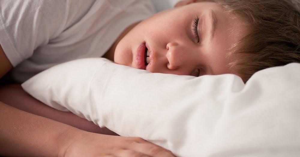 Чтобы обезопасить ребенка от наркотиков и алкоголя, обеспечьте ему крепкий сон