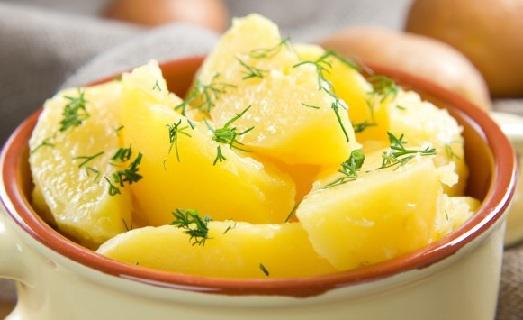 Proprietăţile benefice ale cartofului şi reţeta unui delicios sufleu de cartofi