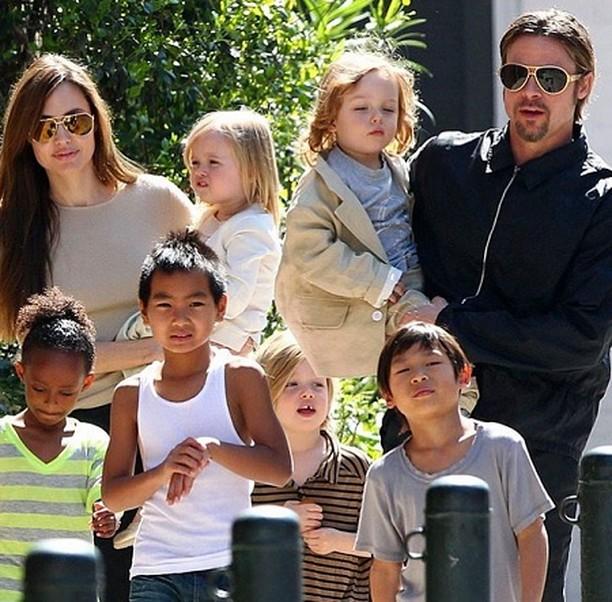 В Сеть попали фото виллы, где Анджелина Джоли с детьми скрывается от Брэда Питта