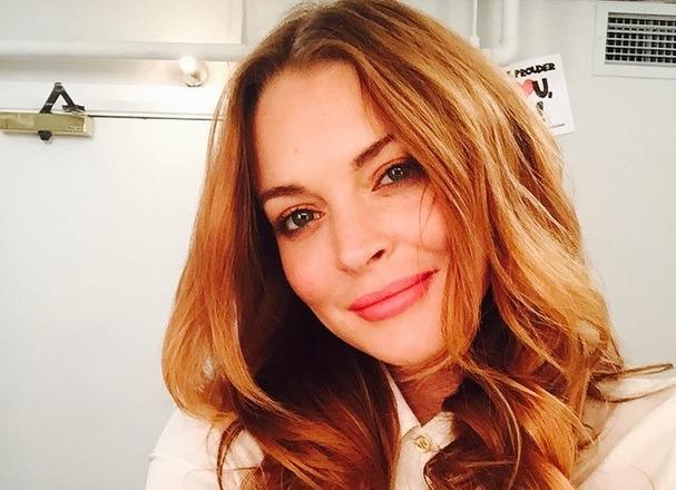 Topless pe Instagram! Lindsay Lohan a uitat de milionarul rus si are un nou iubit