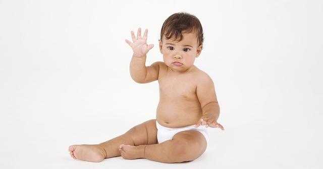 Что говорят врачи о раннем присаживании младенцев