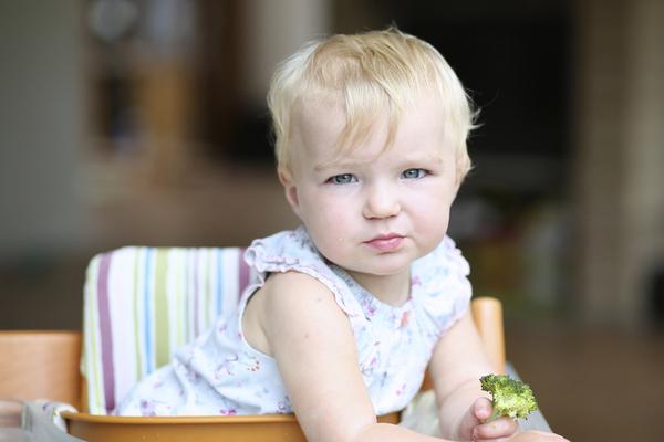 Copilul refuză să mănânce: ce înseamnă pofta de mâncare selectivă