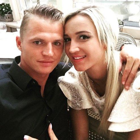Ольга Бузова намекнула, что Дмитрий Тарасов забрал подаренный ей Mercedes