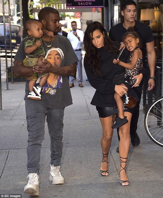 Băiatul lui Kim Kardashian a împlinit un anișor! Cât de mare și frumos s-a făcut Saint West