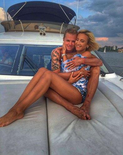 Ольга Бузова и Дмитрий Тарасов официально развелись
