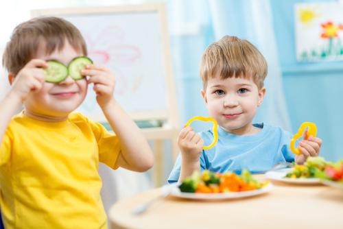 Particularităţile alimentaţiei copiilor în perioada de sărbători. Interviu cu Luminiţa Suveica