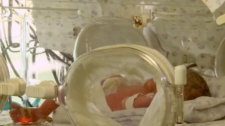 Premieră medicală: O femeie de 67 de ani şi-a născut propria nepoată