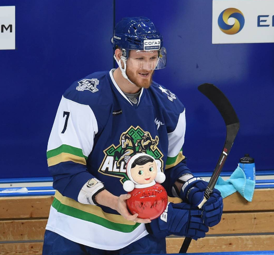 У Пелагеи и хоккеиста Ивана Телегина родилась дочь