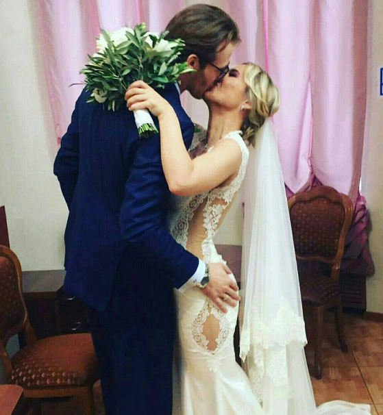 У Пелагеи и хоккеиста Ивана Телегина родилась дочь