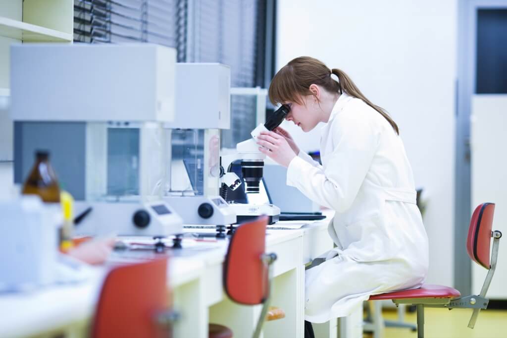 Testul Papanicolau poate fi făcut gratuit și la un laborator privat