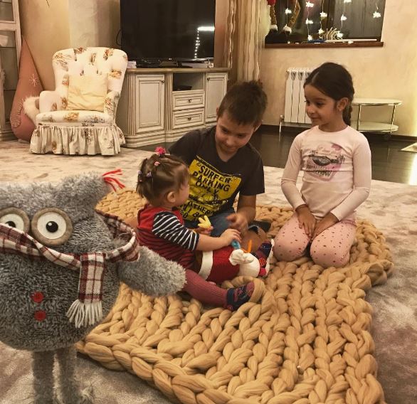 Муж Ксении Бородиной снял забавный ролик в честь дня рождения сына