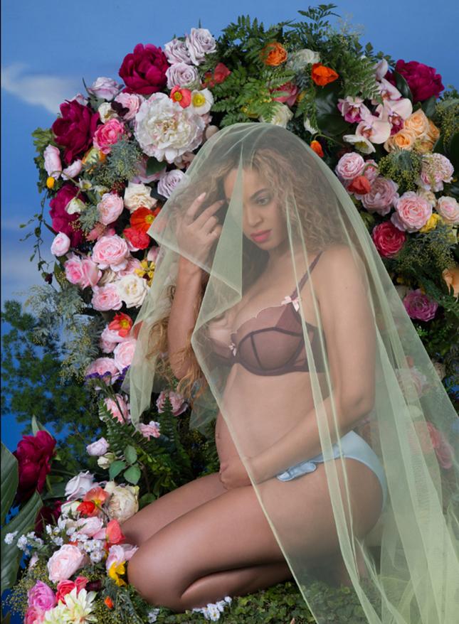 Noi fotografii cu burtica proeminentă a lui Beyoncé: „Port în mine 3 inimi!”