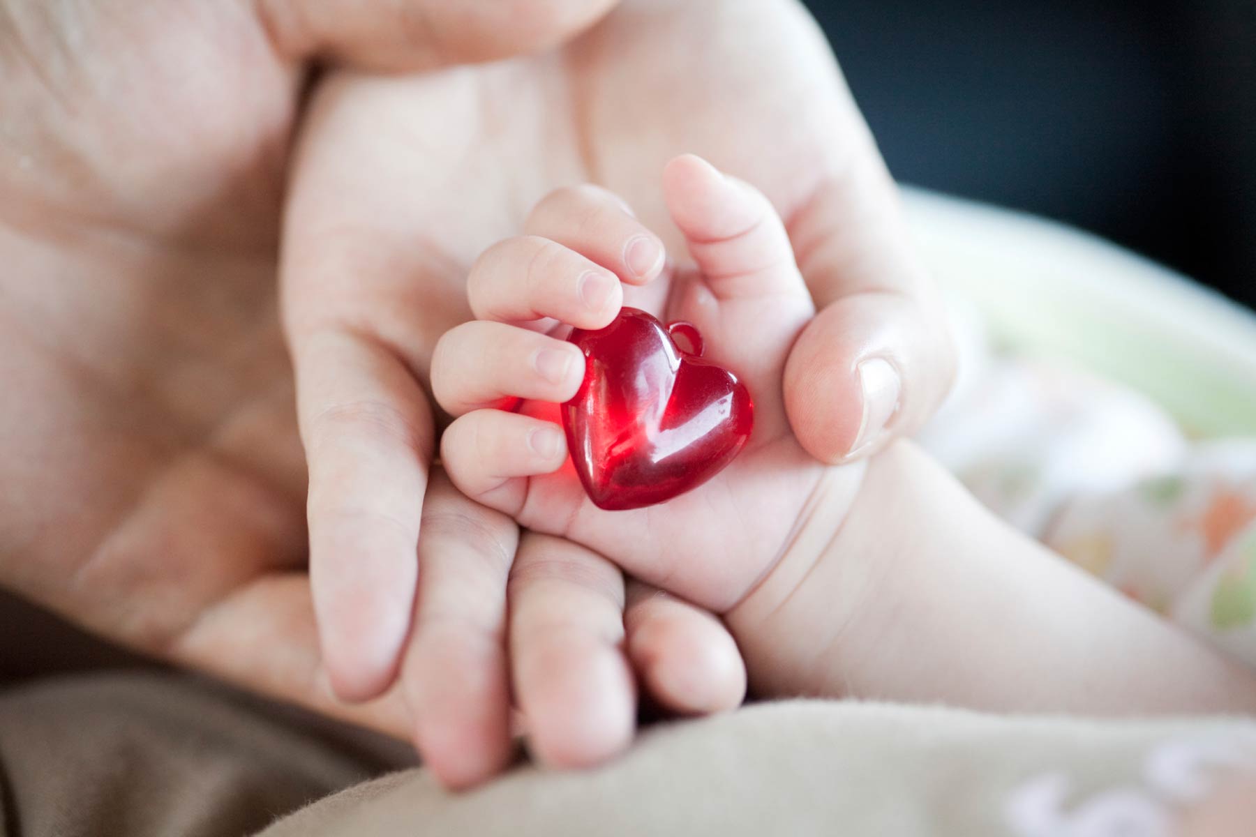 Copiii născuţi cu malformații cardiace congenitale vor fi operați cu bani din contul statului