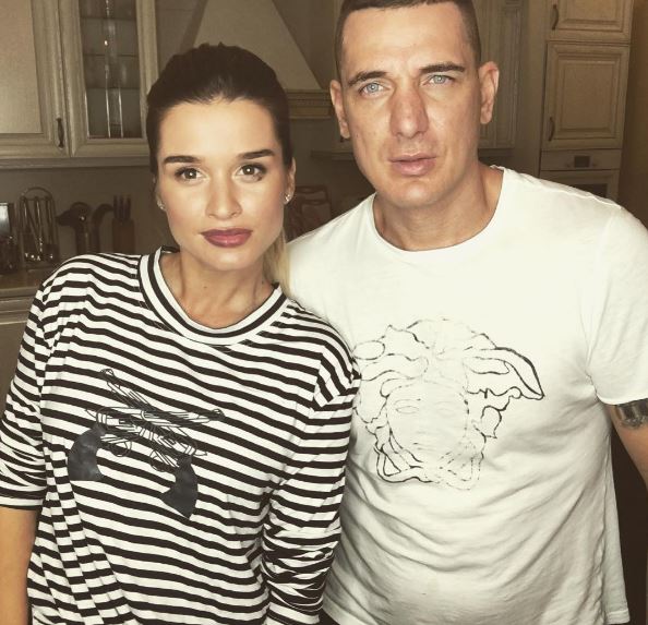 Ксения Бородина поделилась трогательным снимком с отчимом-итальянцем