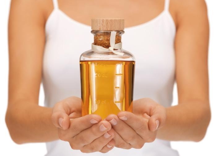 Ce uleiuri pot fi folosite pentru îngrijirea pielii: 4 variante ideale