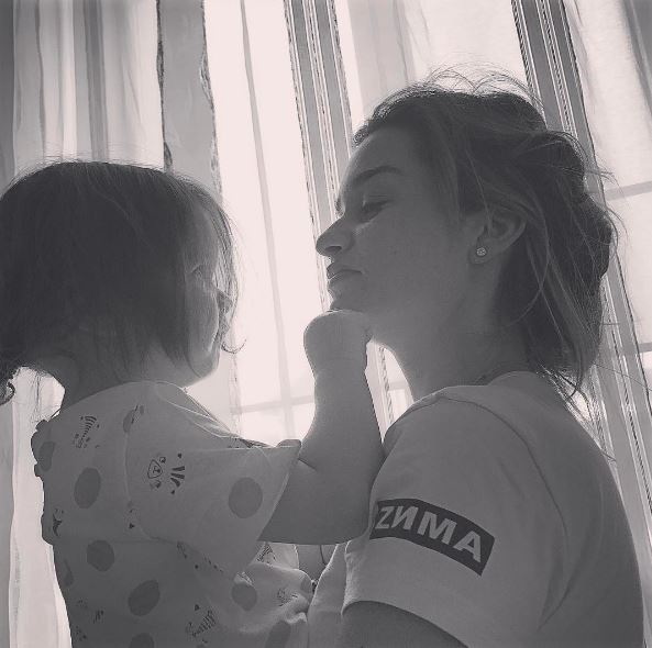 Муж Ксении Бородиной наконец-то показал в сети лицо младшей дочки