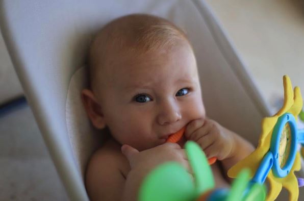 Айза Анохина впервые показала лицо младшего сына