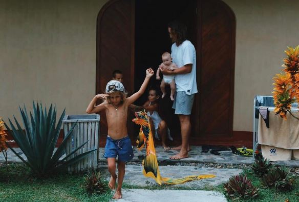 Айза Анохина впервые показала лицо младшего сына