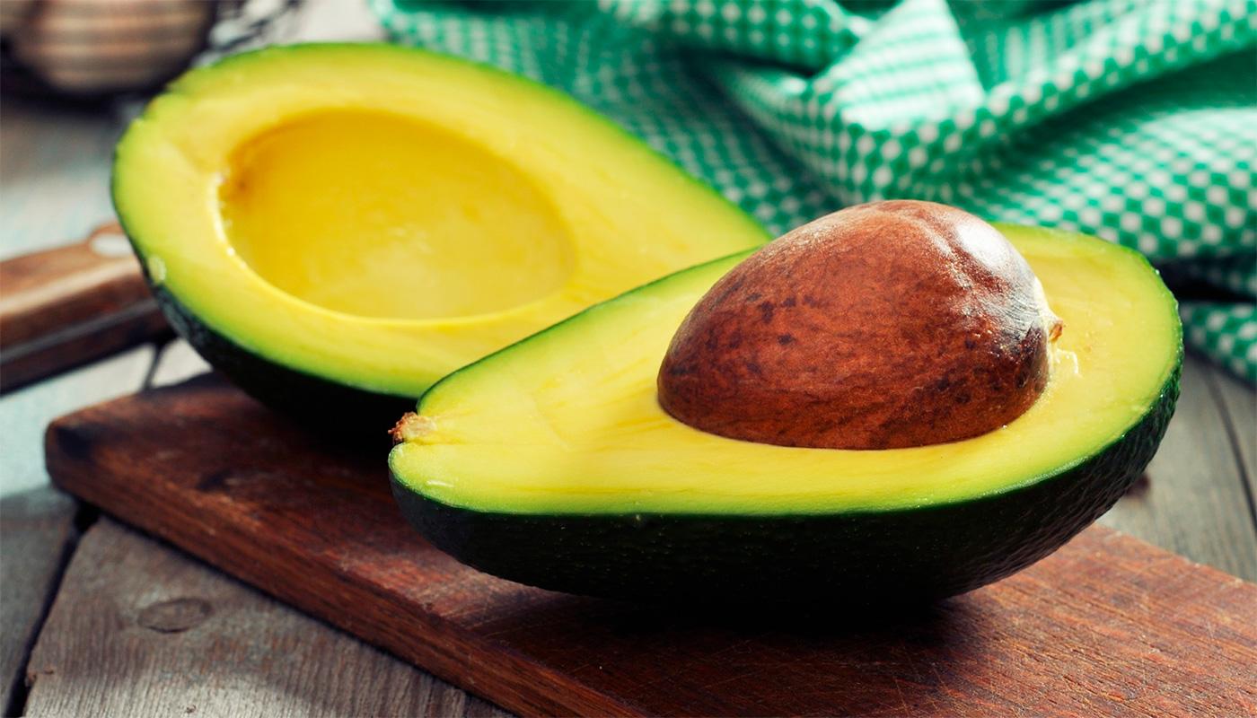 Диетологи: авокадо - настоящий суперпродукт для женщин