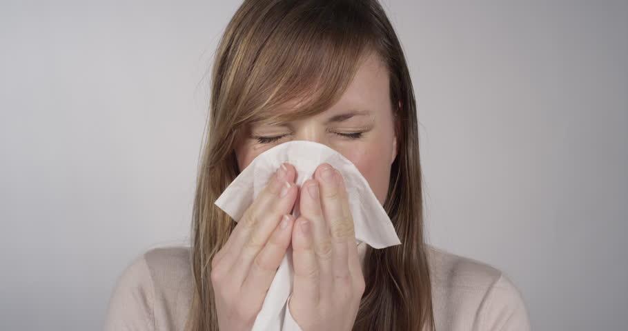 Распознать и обезвредить: что такое аллергия на пыль