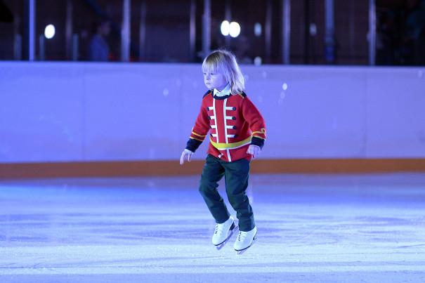 Четырехлетний сын Евгения Плющенко сплясал «Калинку» на льду