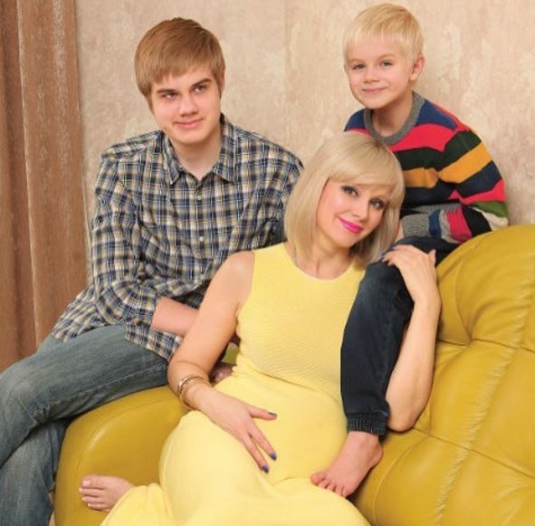 Cântăreața rusă Natali a născut cel de-al treilea copil, la 43 de ani