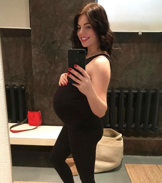 Беременная Анастасия Стоцкая сравнила себя с Губкой Бобом